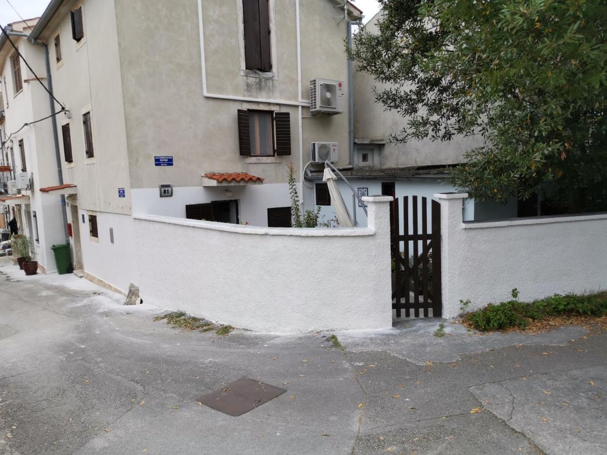 Guest House Accommodation Rupine Premantura Exterior photo