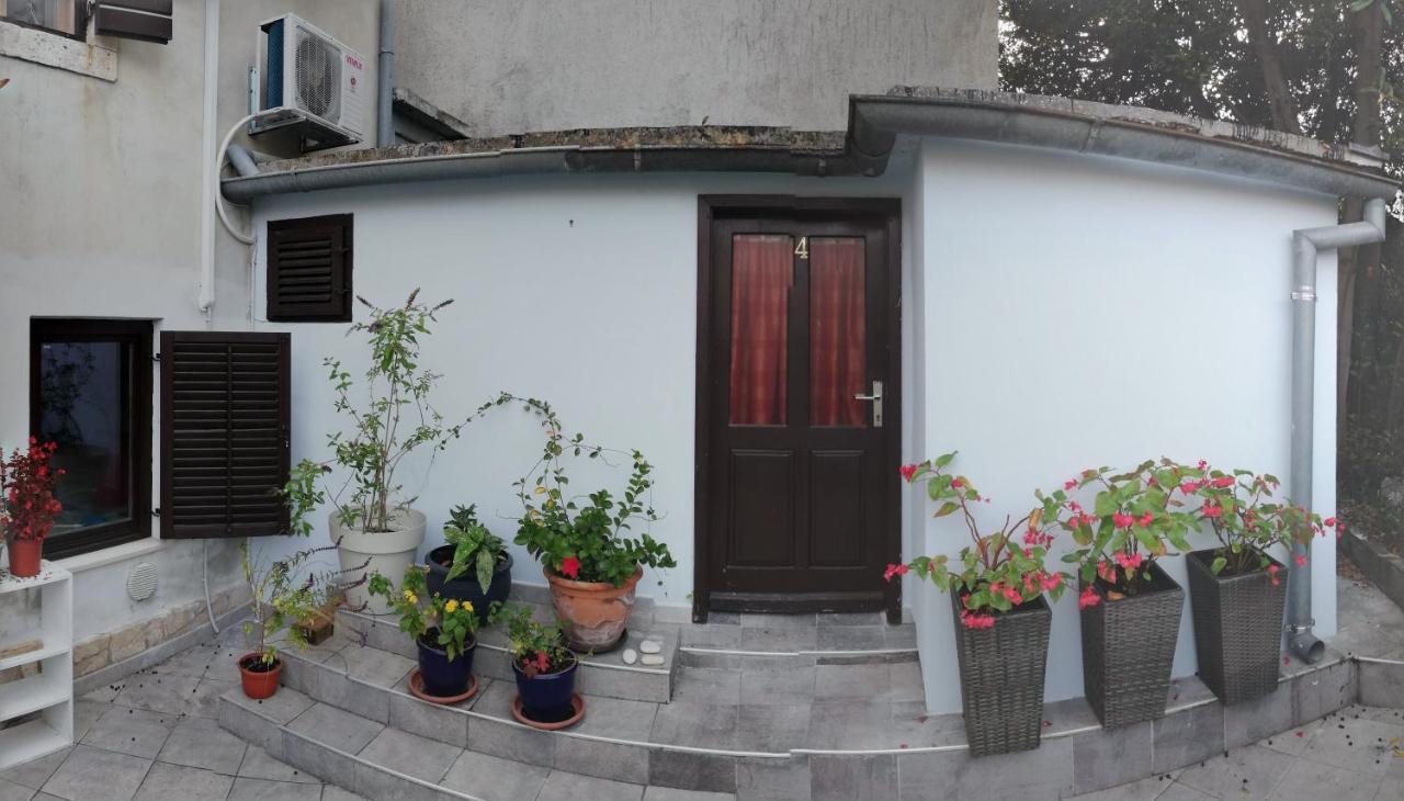 Guest House Accommodation Rupine Premantura Exterior photo